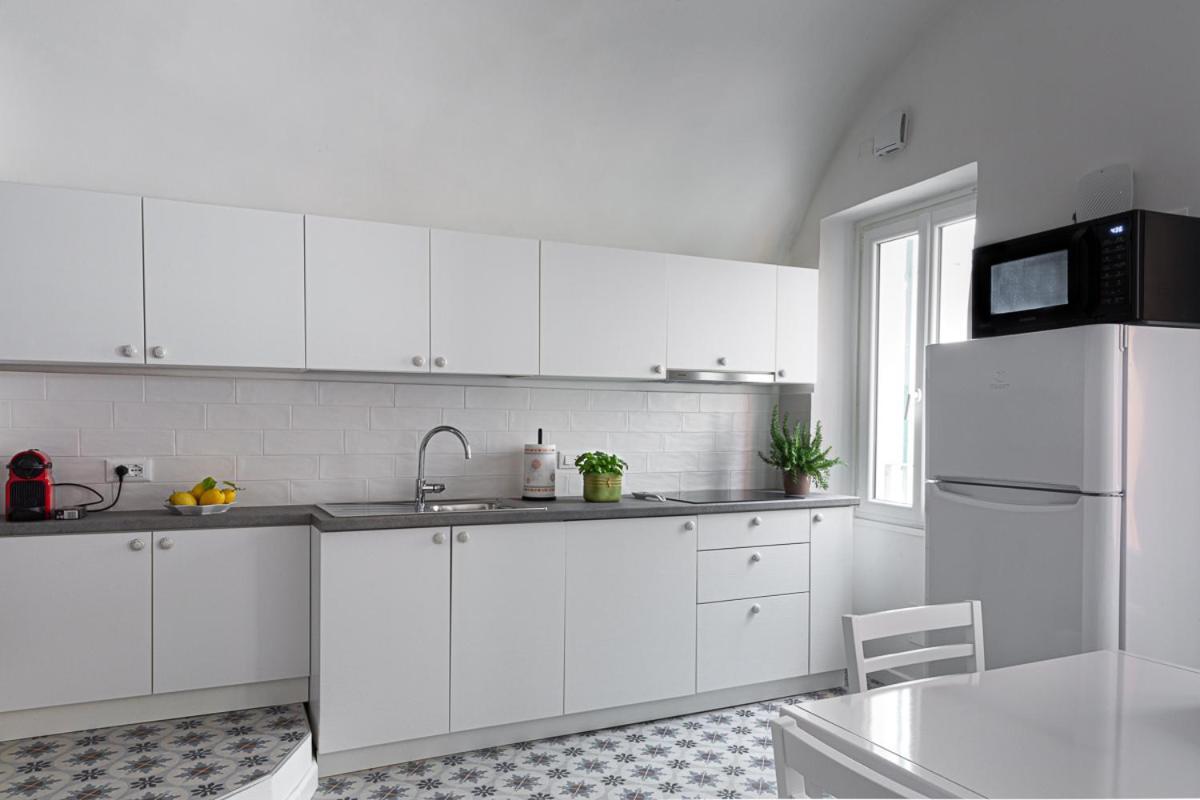 Appartement Insapria, Caressa De Mae à Bordighera Extérieur photo
